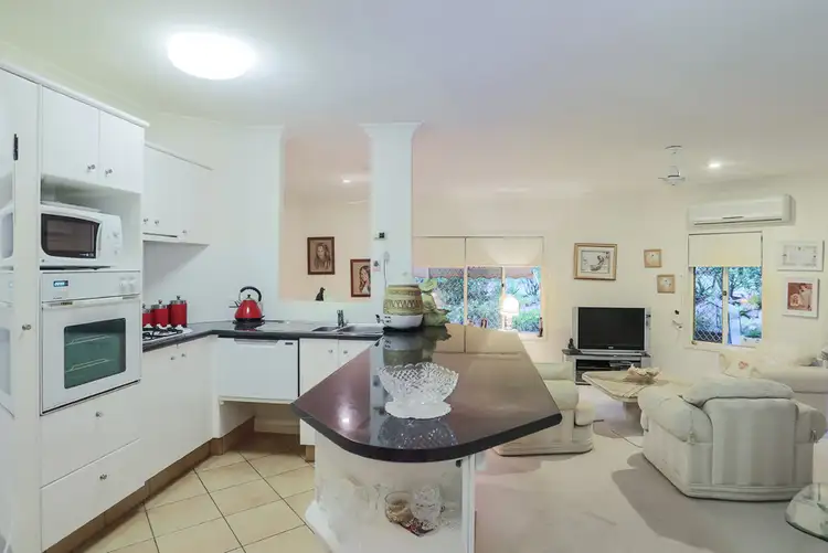 Fifth view of Homely house listing, 2 Tipuana Close, Carindale QLD 4152