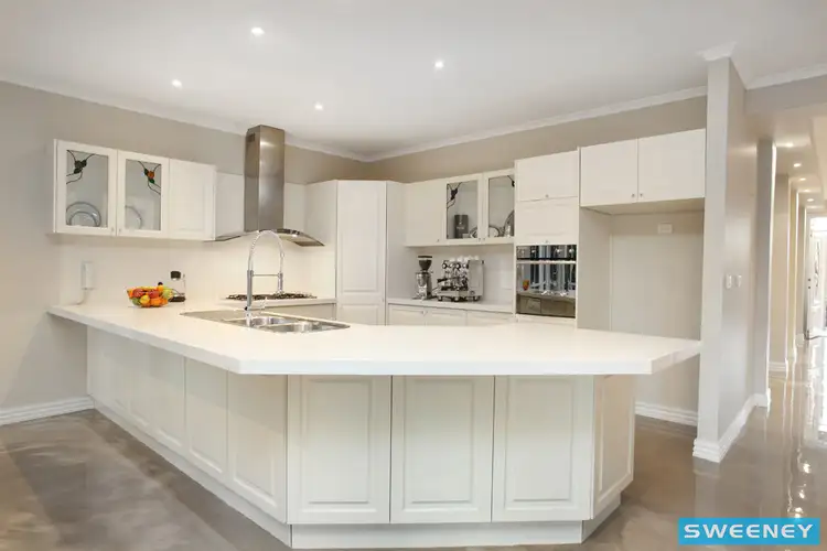 Sixth view of Homely house listing, 10 Paringa Way, Burnside VIC 3023