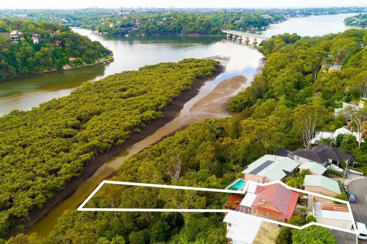 55 Central Avenue, Como NSW 2226