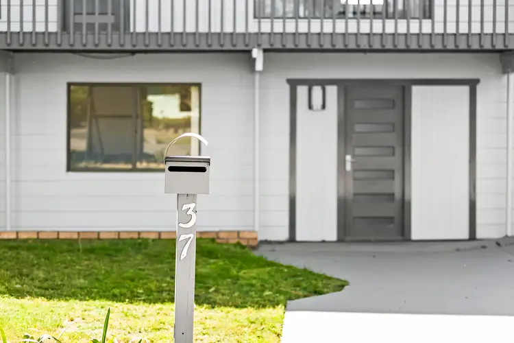 37 McCrea Boulevard, San Remo NSW 2262
