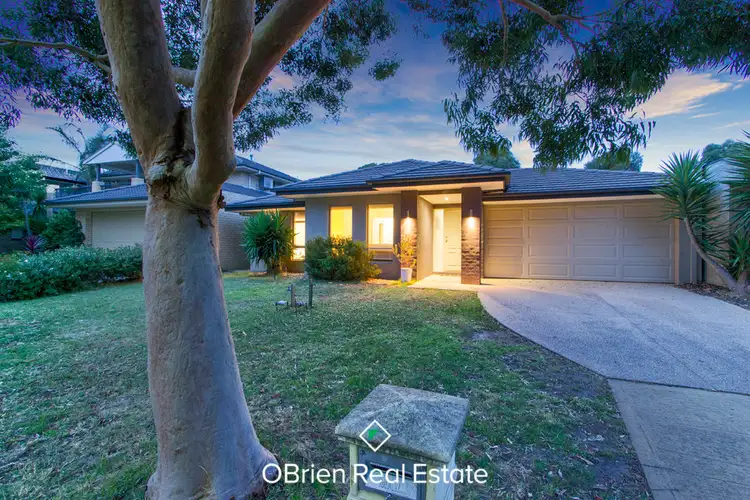 15 Tulloch Drive, Sandhurst VIC 3977