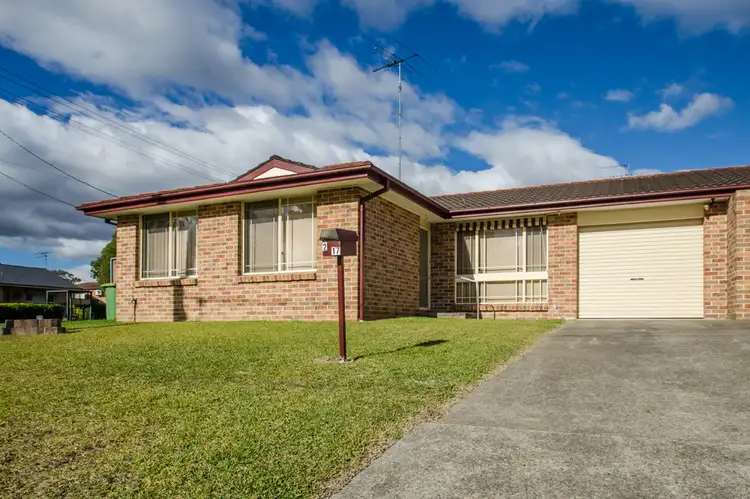 2/17 Deborah Crescent, Cambridge Park NSW 2747