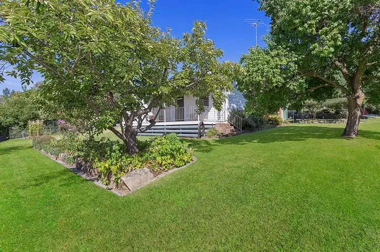 2 Mahon Street, Bethanga VIC 3691