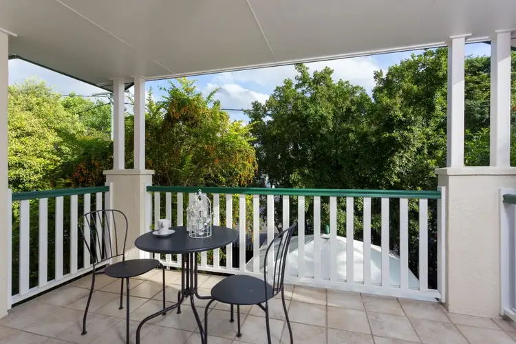 2/80 Victoria Terrace, Greenslopes QLD 4120