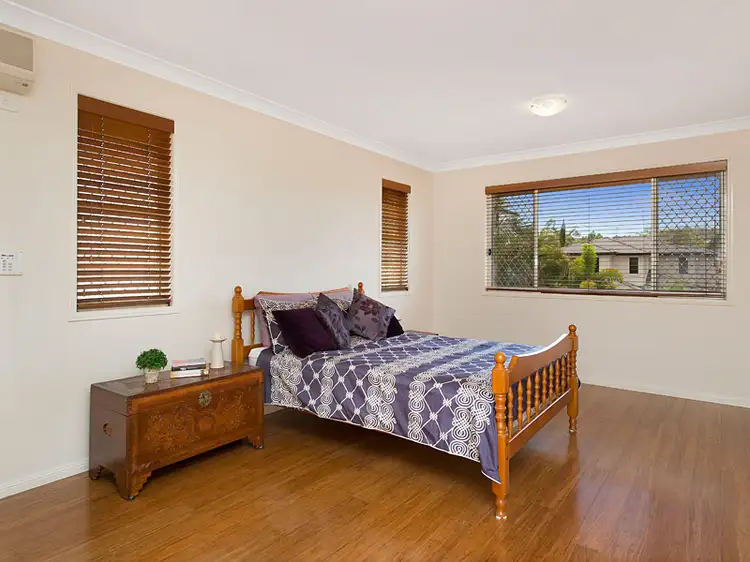 Fifth view of Homely house listing, 8 Highbury Close, Carindale QLD 4152