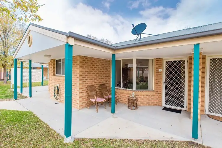 Second view of Homely unit listing, 2 Hanlon Court, Wodonga VIC 3690
