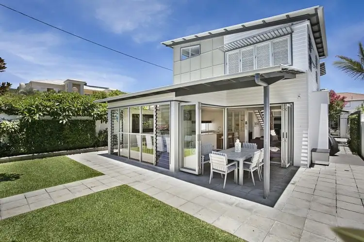 16 Petrel Avenue, Mermaid Beach QLD 4218