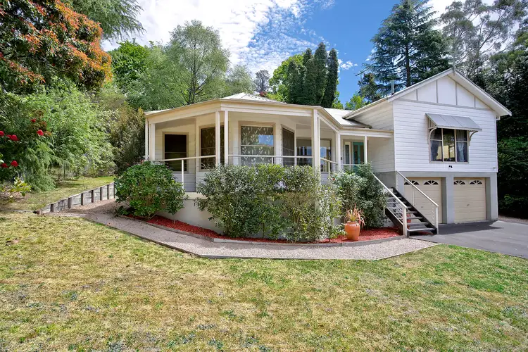 33 Taylor Avenue, Wentworth Falls NSW 2782