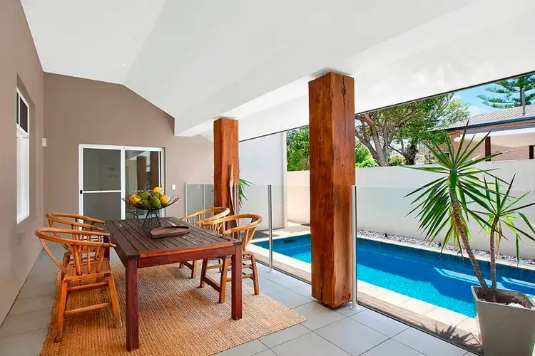 25 Tamborine Street, Mermaid Beach QLD 4218