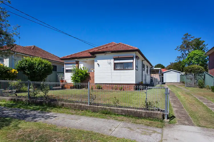 4 Salt Pan Road, Peakhurst NSW 2210
