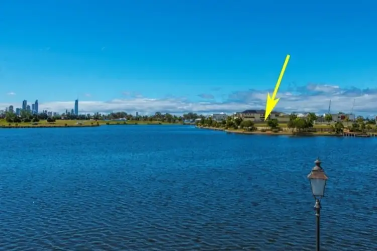 5035 Emerald Island Drive, Carrara QLD 4211