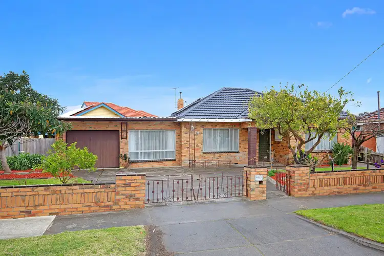 10 Whitelaw Street, Reservoir VIC 3073