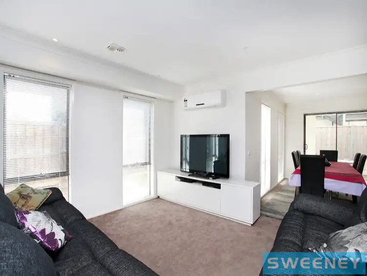 Fifth view of Homely house listing, 10 Regent Close, Burnside Heights VIC 3023