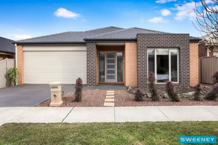 9 Miro Way, Plumpton VIC 3335
