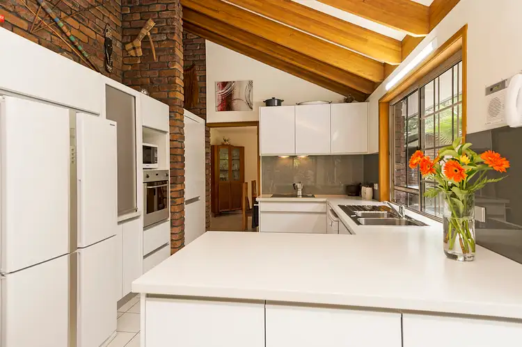 3 Sanctuary Court, Eatons Hill QLD 4037