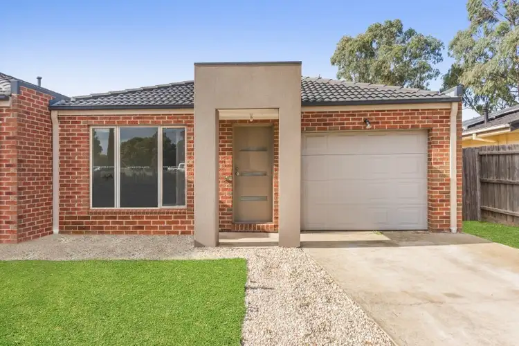 2/53 Rathdowne Circuit, Melton West VIC 3337