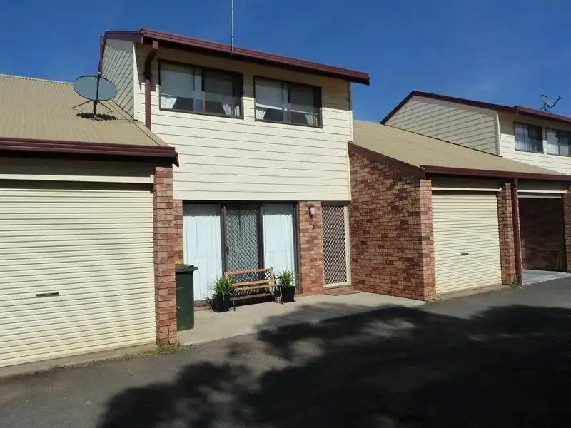 Main view of Homely townhouse listing, 2/7 Forrest Crescent, Dubbo NSW 2830
