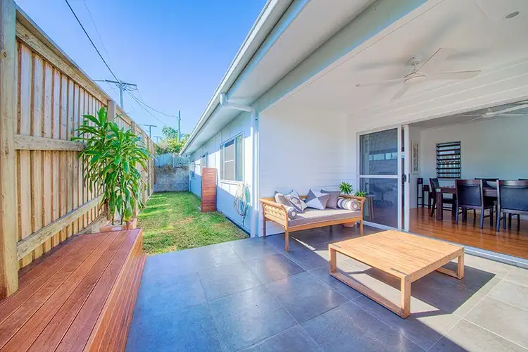 1 Wattle Lane, Cooee Bay QLD 4703