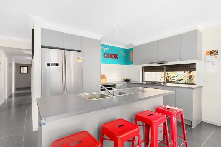 Second view of Homely house listing, 33 Kimberley Grove, Pakenham VIC 3810