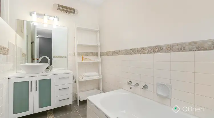 Sixth view of Homely unit listing, 4/60 Beach Road, Mentone VIC 3194