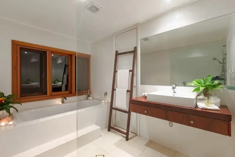 Fifth view of Homely house listing, 8 Gunjulla Place, Avalon NSW 2107