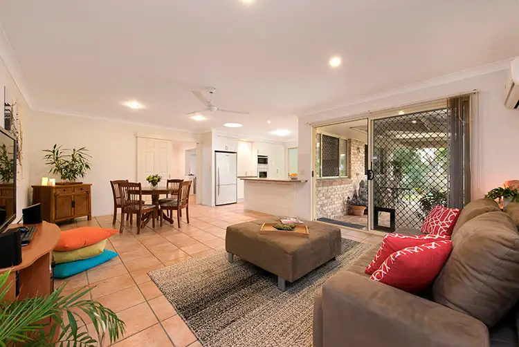 2 Swallow Place, Sinnamon Park QLD 4073
