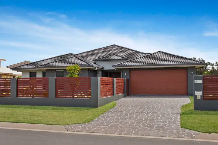 15 Palmer Place, Sinnamon Park QLD 4073