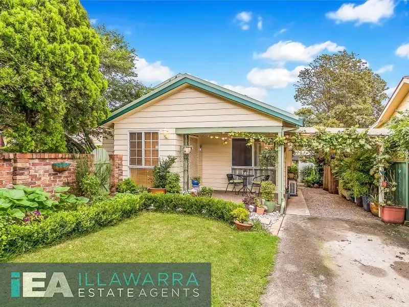 Main view of Homely villa listing, 1/27 The Boulevard, Oak Flats NSW 2529