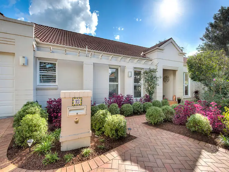 19 Stanley Close, St Ives NSW 2075