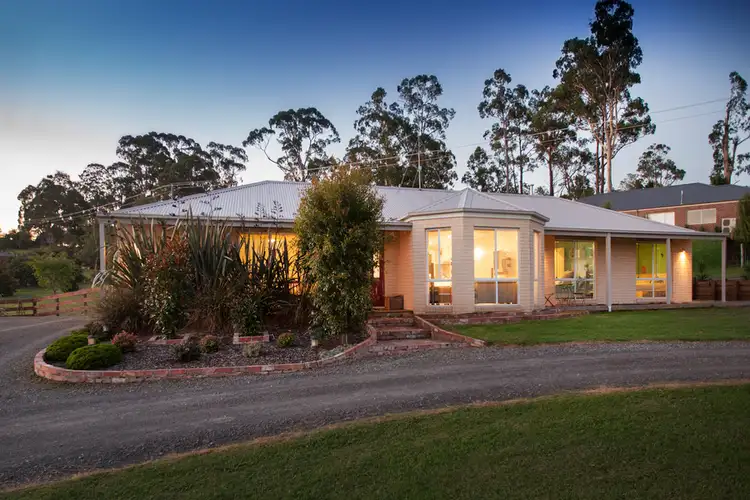 86 Kamanari Court, Drouin VIC 3818