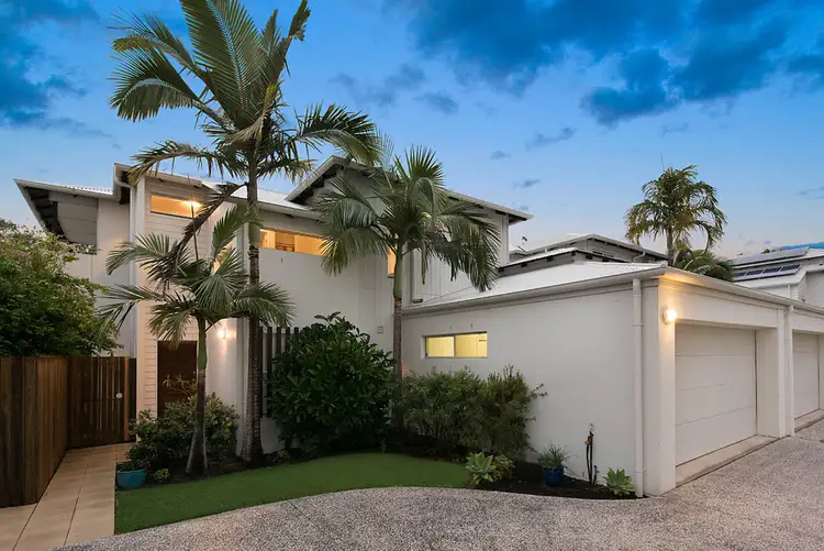 7/2 Lake Weyba Drive, Noosaville QLD 4566