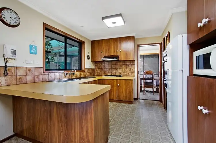 Sixth view of Homely house listing, 13 Plante Court, Strathdale VIC 3550