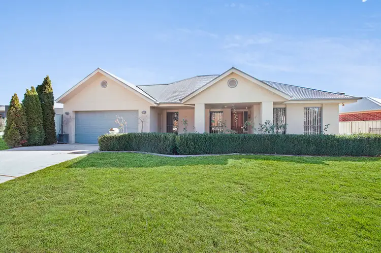 10 Oatlands Fairway, Wodonga VIC 3690