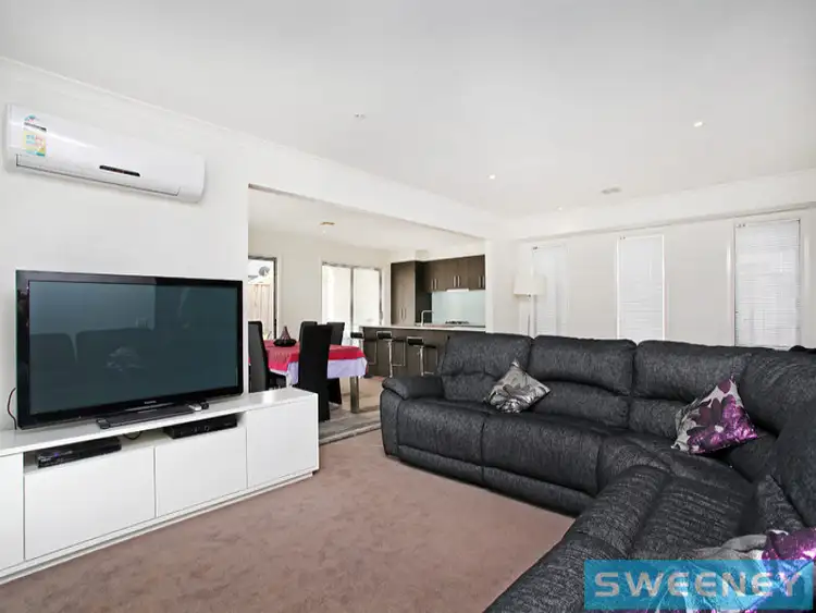 Sixth view of Homely house listing, 10 Regent Close, Burnside Heights VIC 3023