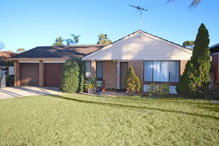 9 Juliet Close, Rosemeadow NSW 2560