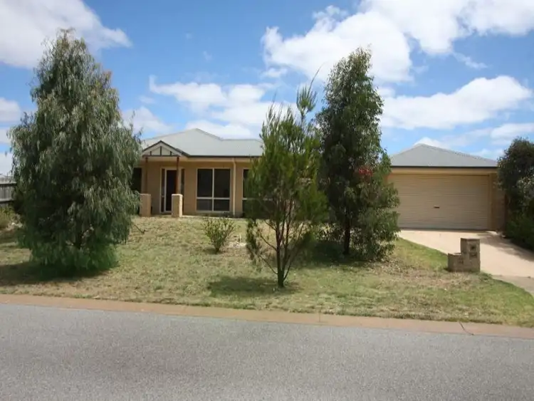 11 Petalnina Close, Somerville VIC 3912