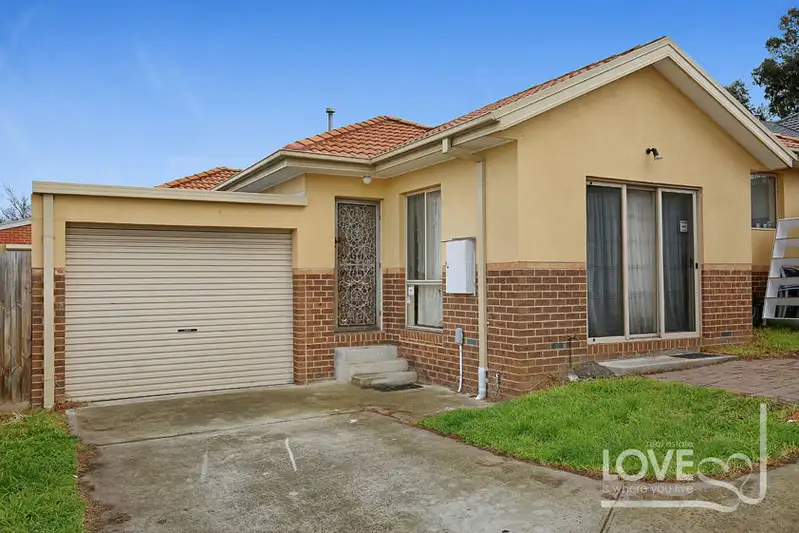 Main view of Homely unit listing, 2/7 Oulton Crescent, Reservoir VIC 3073