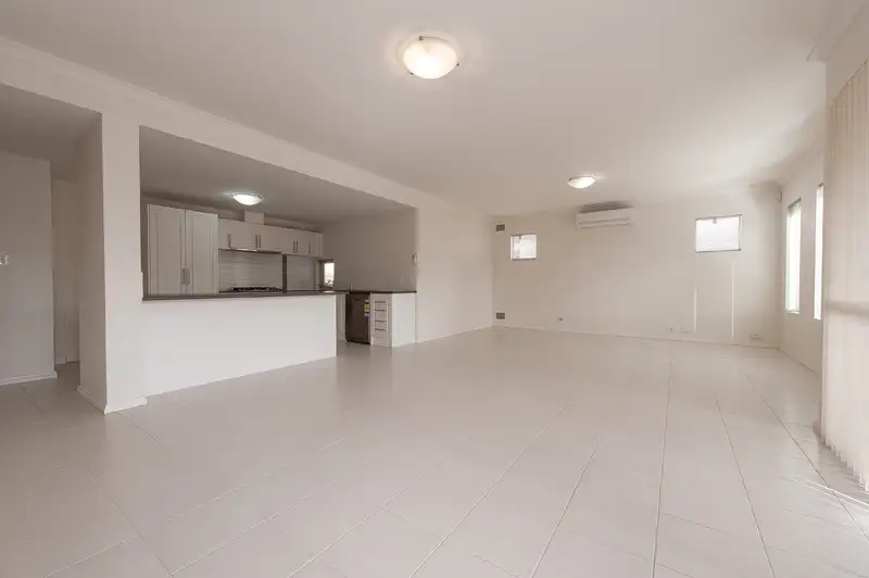 Main view of Homely townhouse listing, E/20 Laurie Street, Kewdale WA 6105