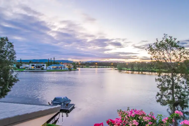 3/125 Santa Cruz Boulevard, Clear Island Waters QLD 4226