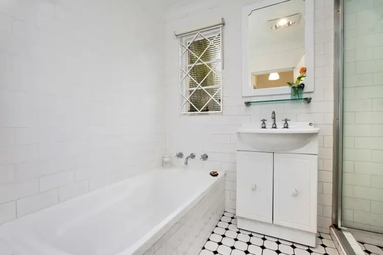 Fifth view of Homely unit listing, 2/2A Milner Crescent, Wollstonecraft NSW 2065