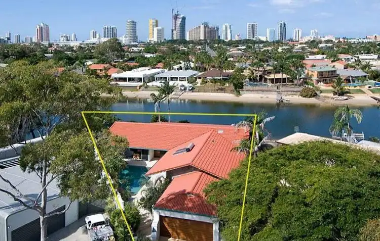 12 Tumbi Street, Broadbeach Waters QLD 4218