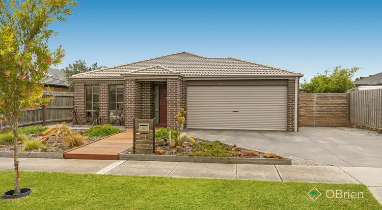 11 David Close, Skye VIC 3977