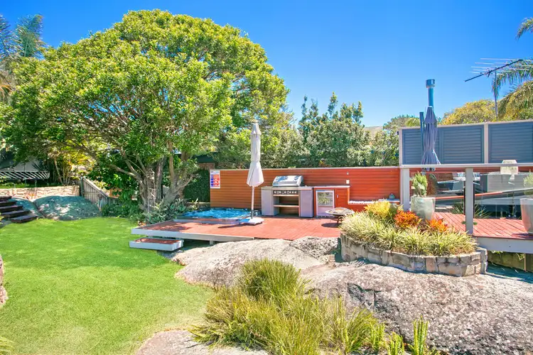 8 Adams Street, Curl Curl NSW 2096