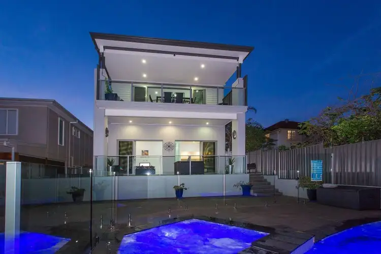 19 Philip Street, Hawthorne QLD 4171