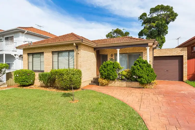 4 Castlewood Avenue, Woolooware NSW 2230