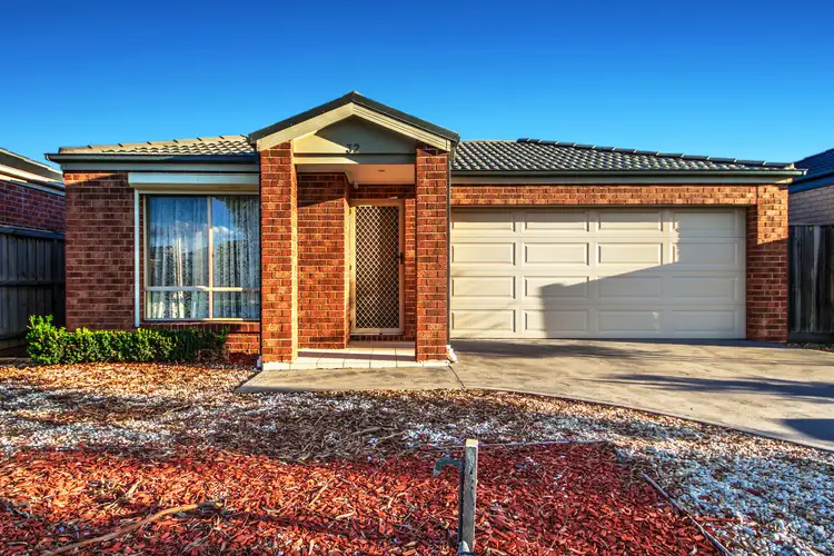 32 Hatchlands Drive, Deer Park VIC 3023