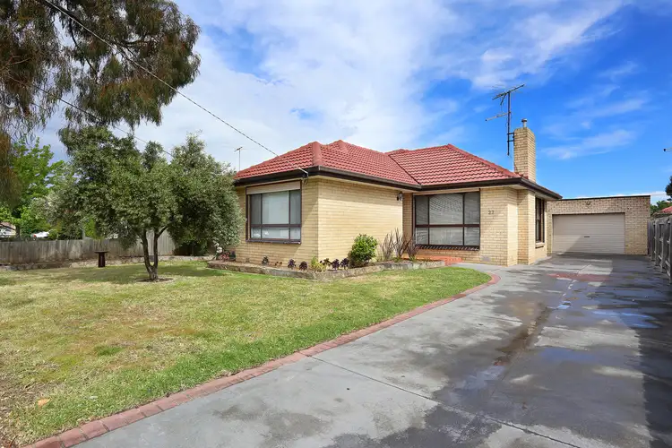 27 Middle Street, Hadfield VIC 3046