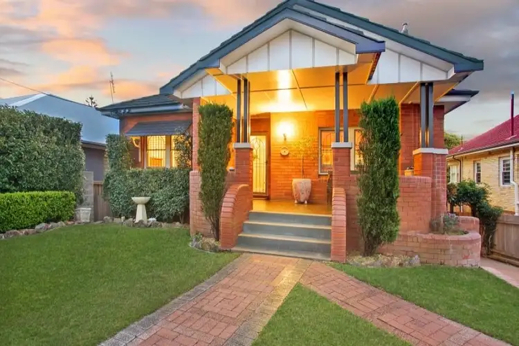 168 Brooks Street, Bar Beach NSW 2300