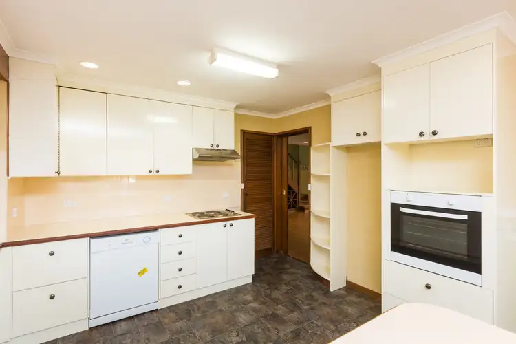 Seventh view of Homely house listing, 5 Robyn Court, Irymple VIC 3498