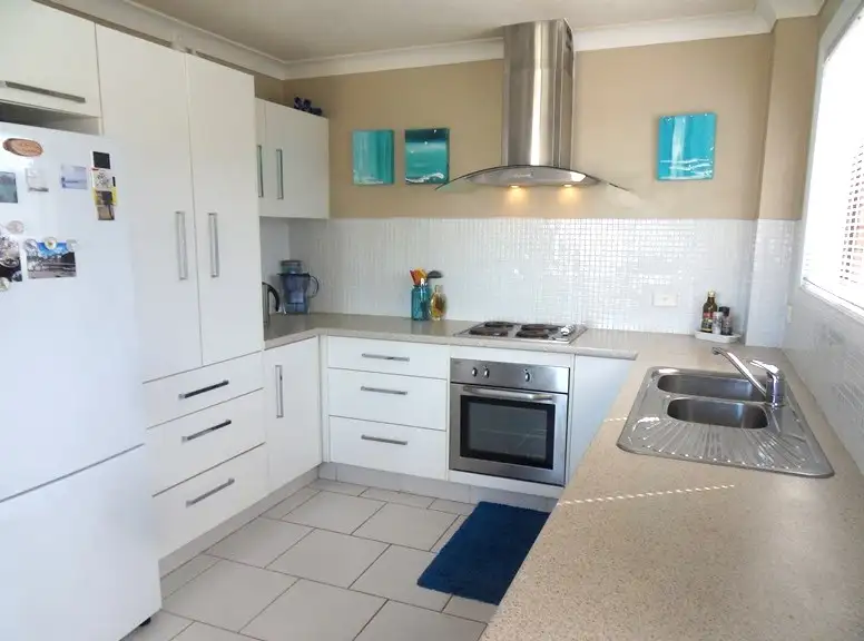 Main view of Homely unit listing, 2/19 Sunbrite Avenue, Mermaid Beach QLD 4218